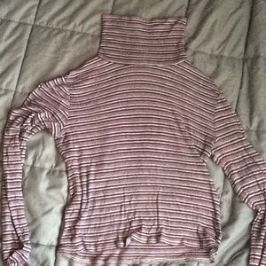 Aeropostale cropped turtle neck size M